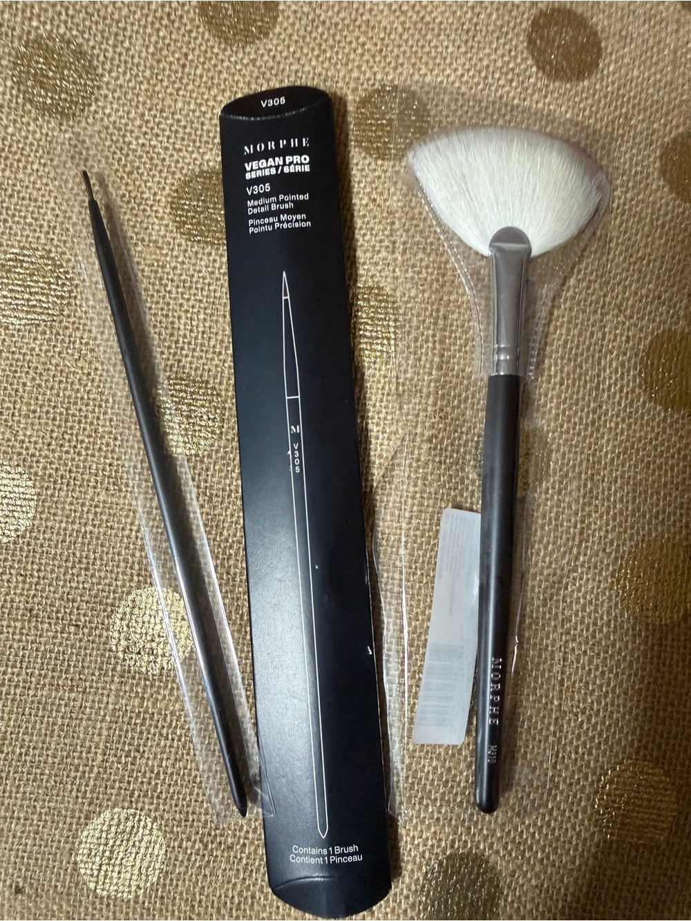 Morphe V305 Vegan Pro Medium Pointed Brush & Morphe M310 Soft Fan Brush Set of 2